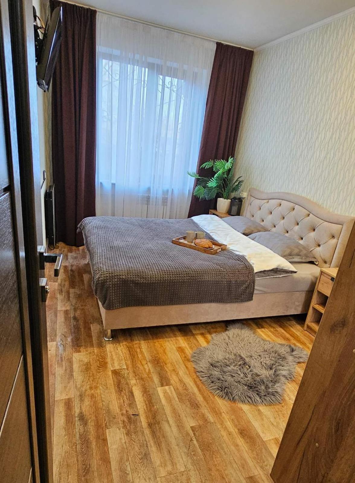 2К Апартаменты В Центре Поселение 24 На 7 Krivói Rog Exterior foto